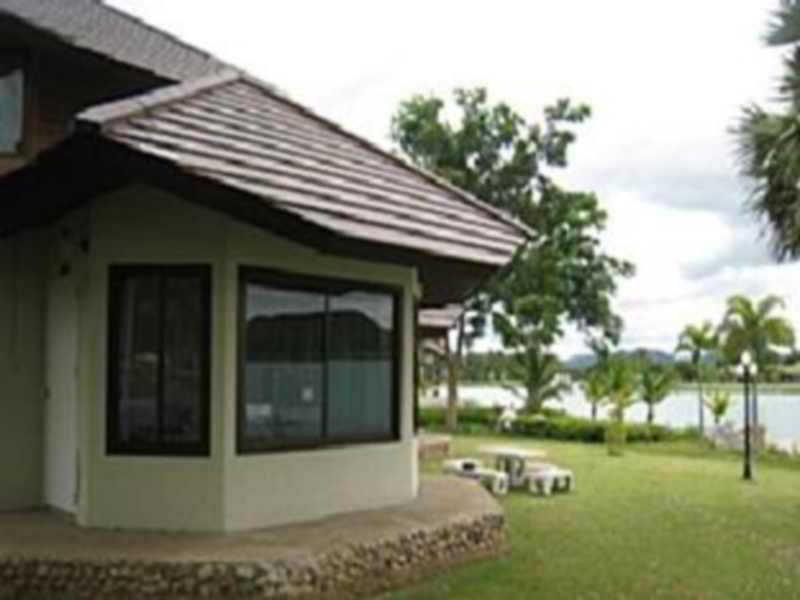 Blue Sapphire Golf And Resort Kanchanaburi Extérieur photo